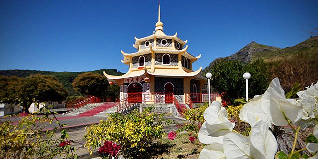 Visit of chinese tien tan pagoda (4)
